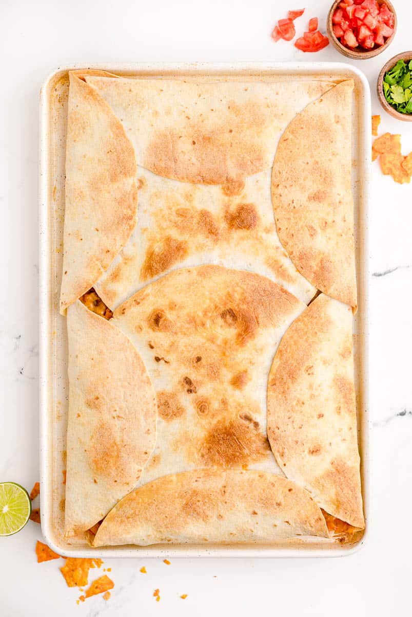 https://easydinnerrecipes.com/wp-content/uploads/2022/03/Oven-Baked-Quesadillas-31.jpg