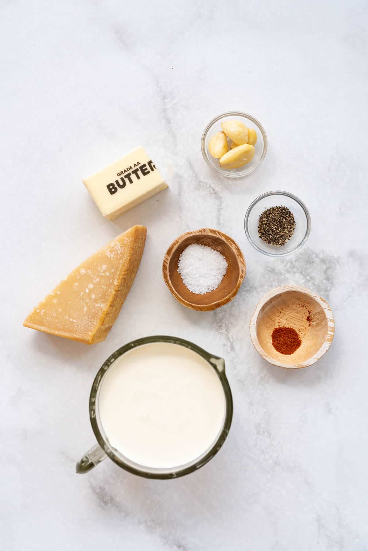 Ingredients for homemade alfredo sauce.