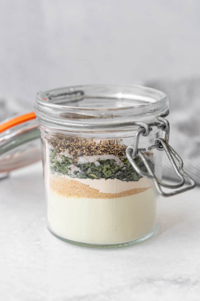 Homemade Dry Ranch Seasoning Mix - easydinnerrecipes.com