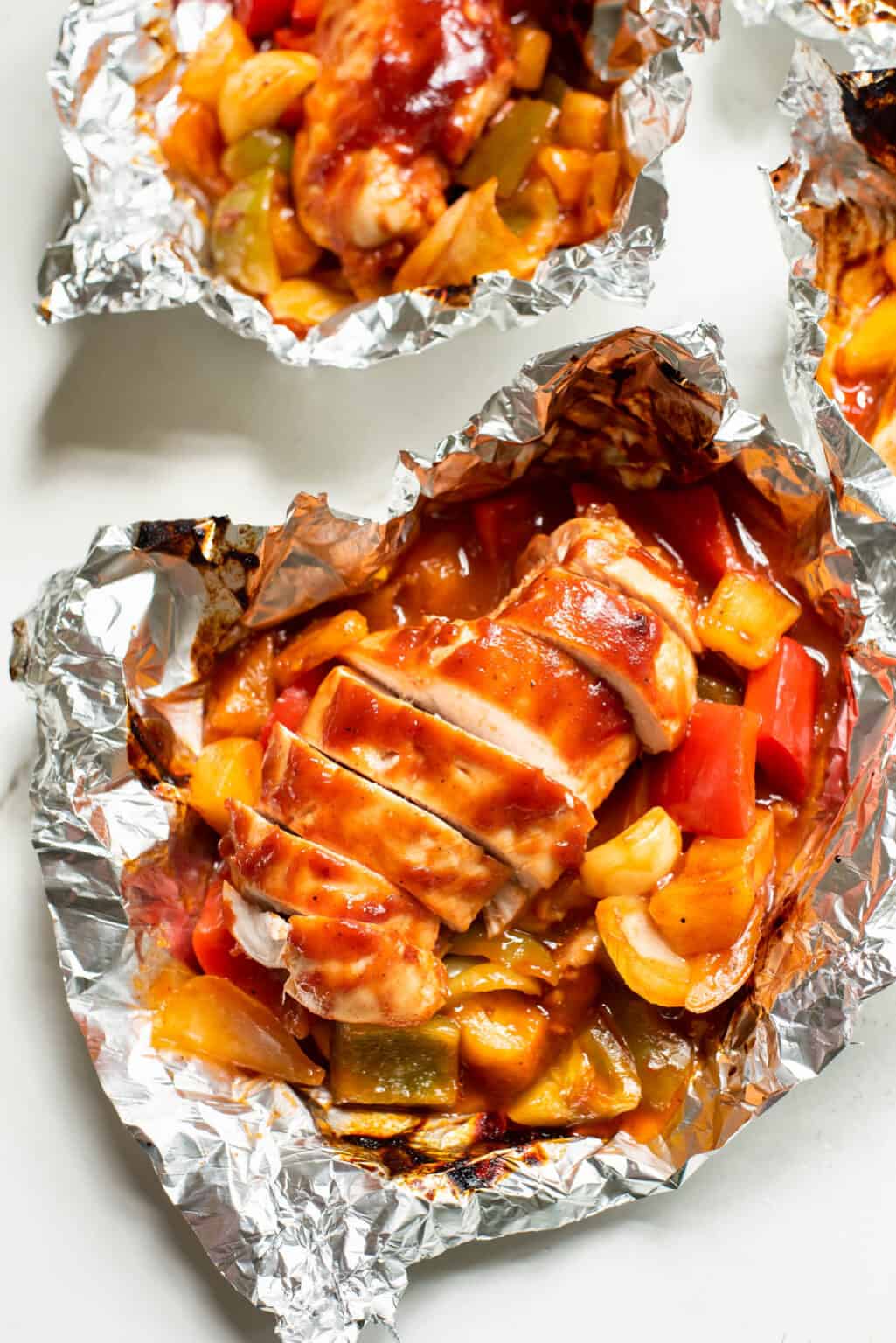 Pineapple BBQ Chicken Foil Packets - Easydinnerrecipes.com