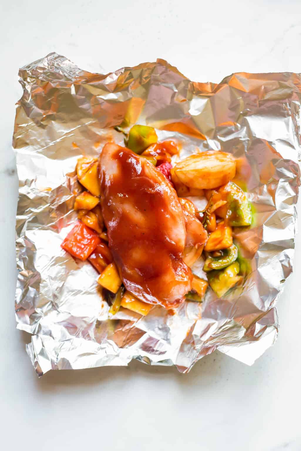 Pineapple BBQ Chicken Foil Packets - Easydinnerrecipes.com