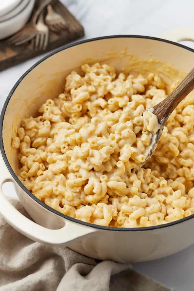 Creamy Stovetop Mac and Cheese | Easy Dinner Recipes