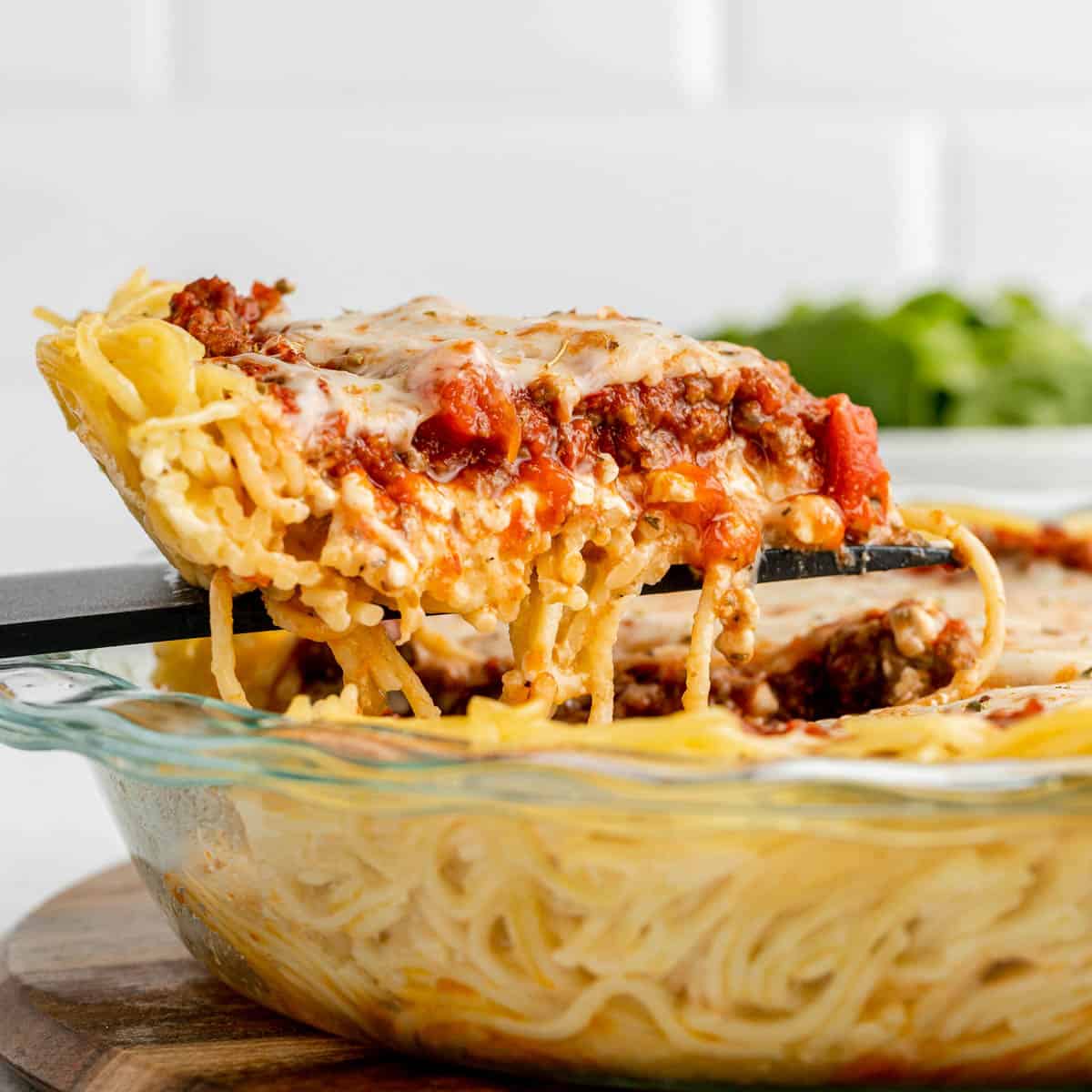 Easy Spaghetti Pie - easydinnerrecipes.com
