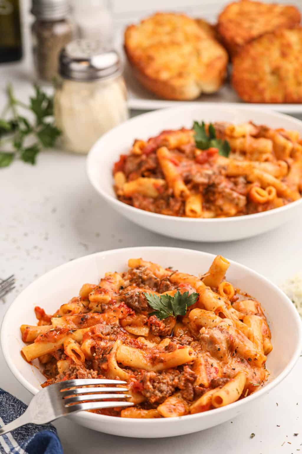 Easy Crock Pot Baked Ziti - Easydinnerrecipes.com