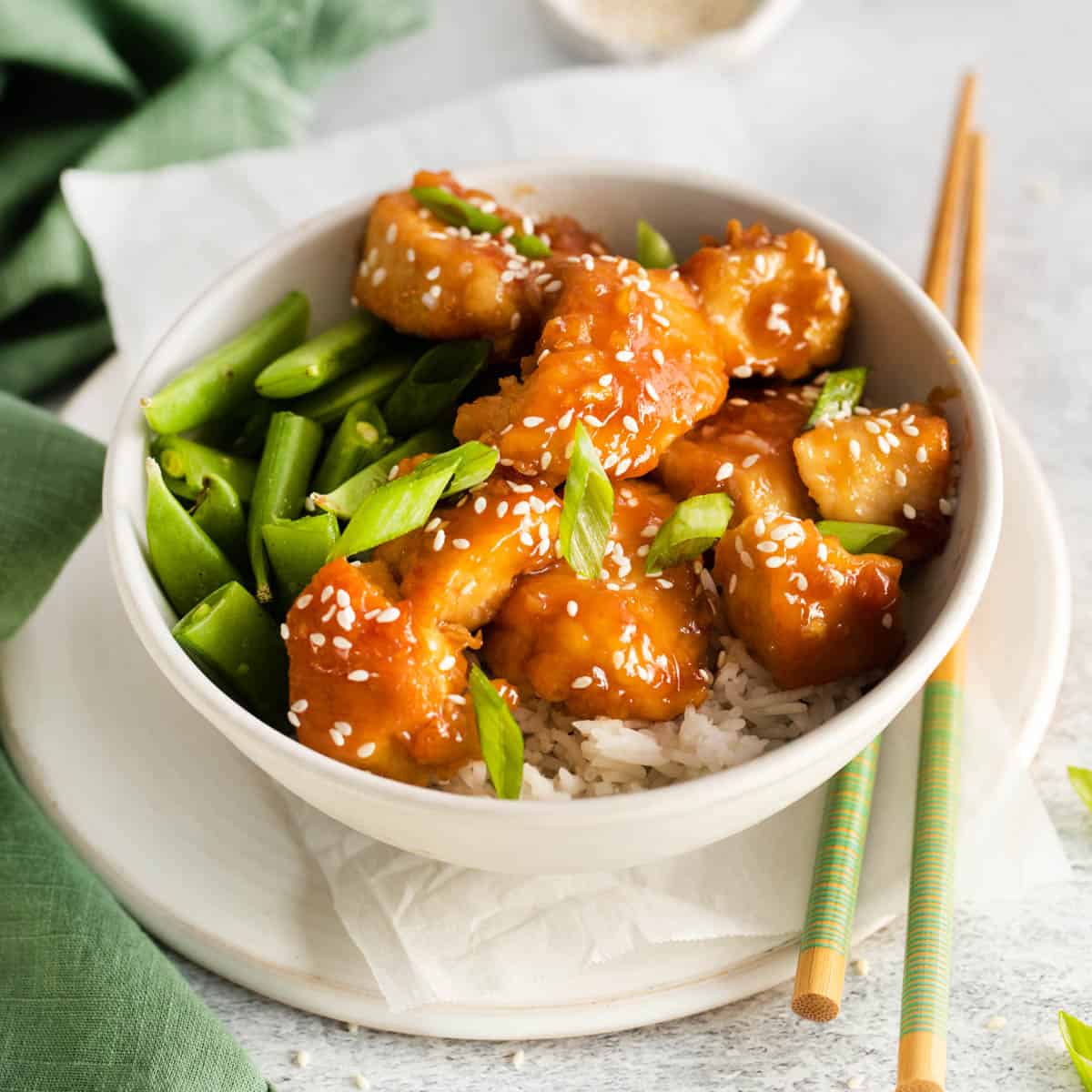 Easy Honey Garlic Chicken Bowls - easydinnerrecipes.com
