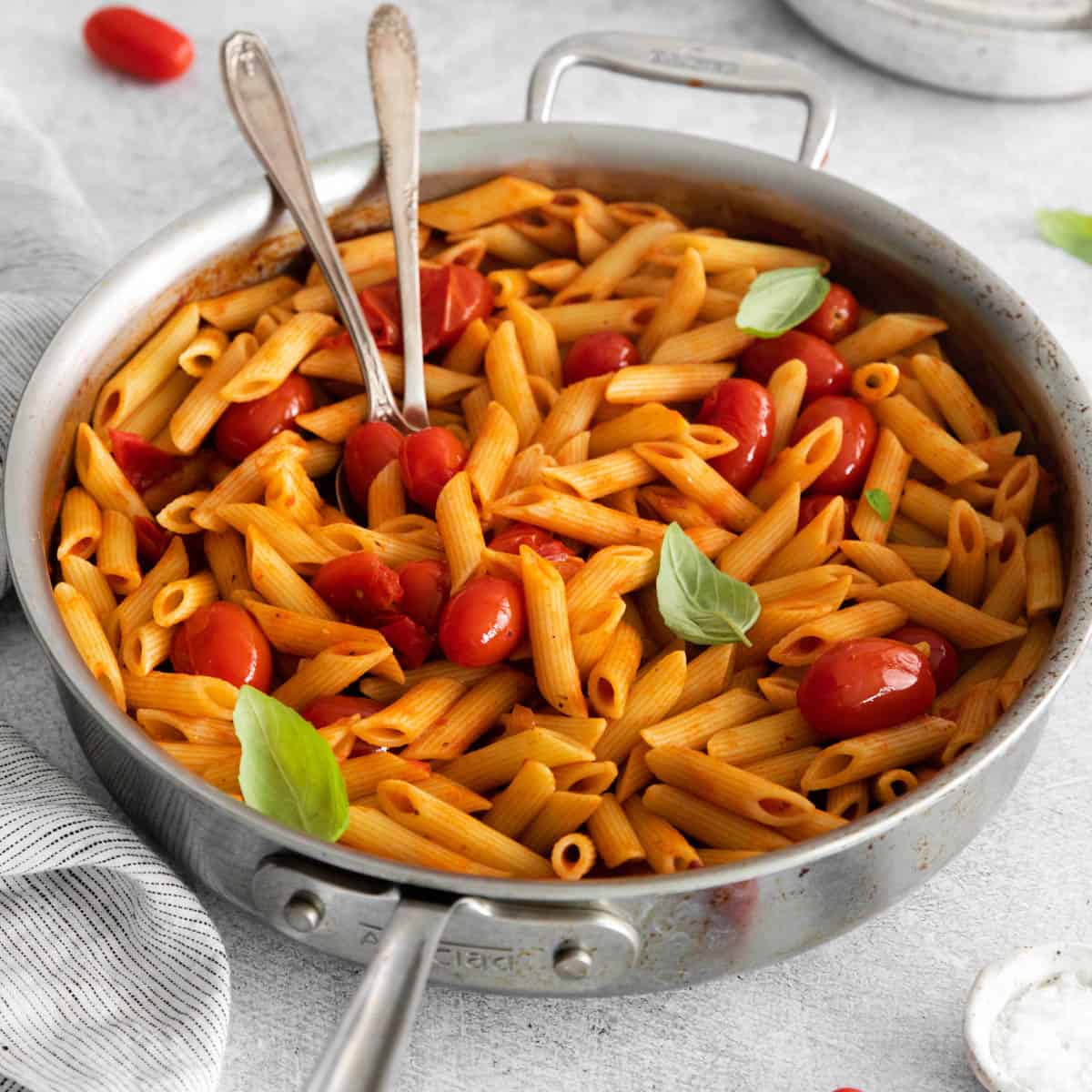 Easy Penne all'Arrabbiata Pasta - easydinnerrecipes.com